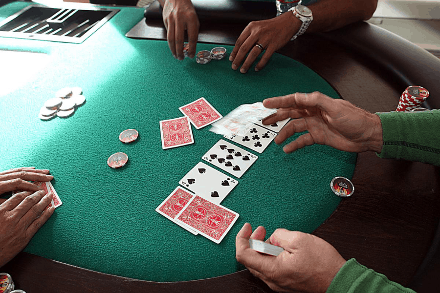 Các chiến thuật được cao thủ sử dụng nhiều khi chơi game Poker