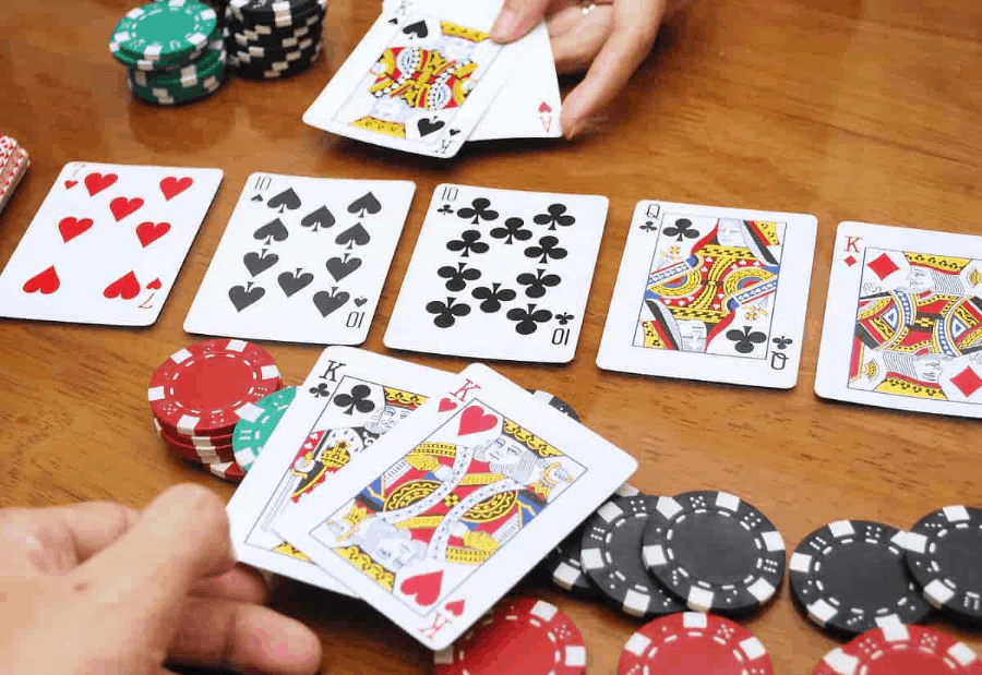 Phương pháp giúp người chơi Poker sửa chữa những khuyết điểm khi chơi