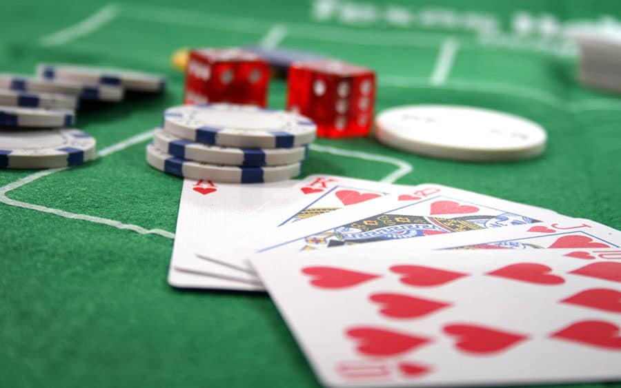 poker online va nhung kinh nghiem ban can biet de danh bai doi thu