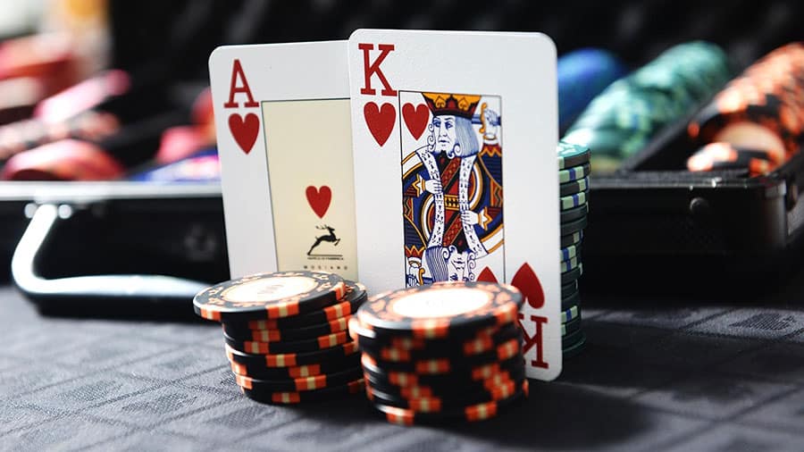 Những lỗi lầm khiến người chơi thua trắng tay trong Poker