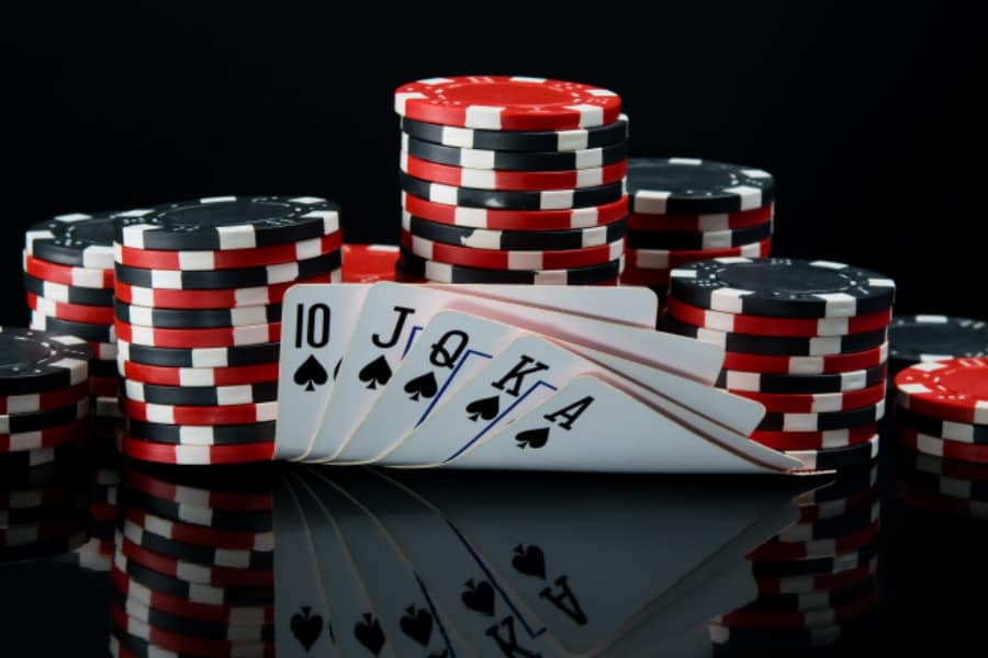 Luật chơi đơn giản của Mini Poker để bài thủ bứt phá