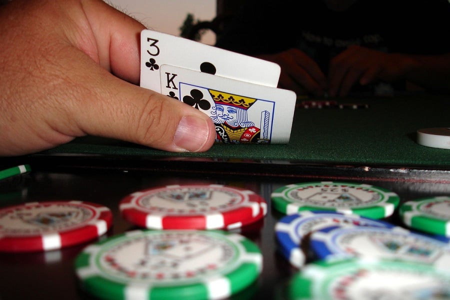 Một số chiến thuật và tỷ lệ cược trong biến thể đặc biệt của game bài Poker